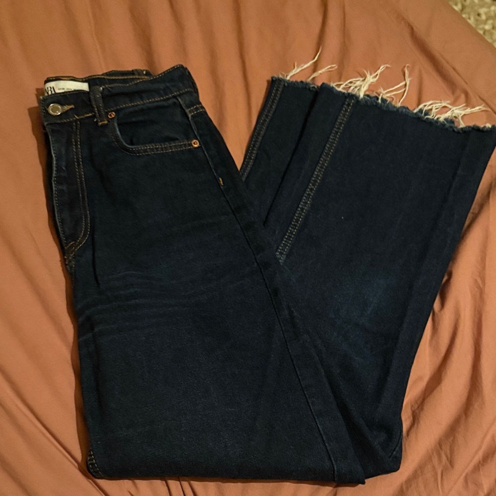 Zara Dark Blue Wide Leg Raw Hem Jeans (size 4)